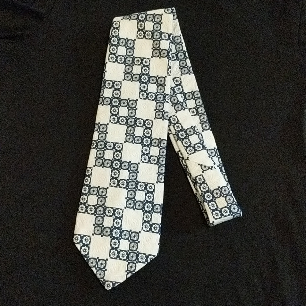 Vintage Men's Don Loper Ultra Wide nylon tie